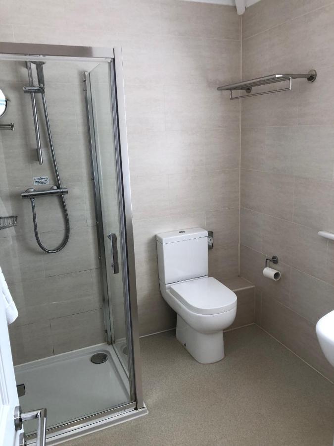 The Maple Manor Hotel Crawley  Esterno foto