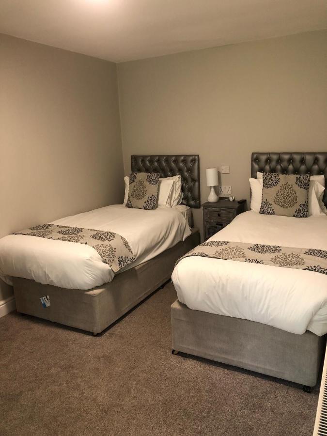 The Maple Manor Hotel Crawley  Esterno foto