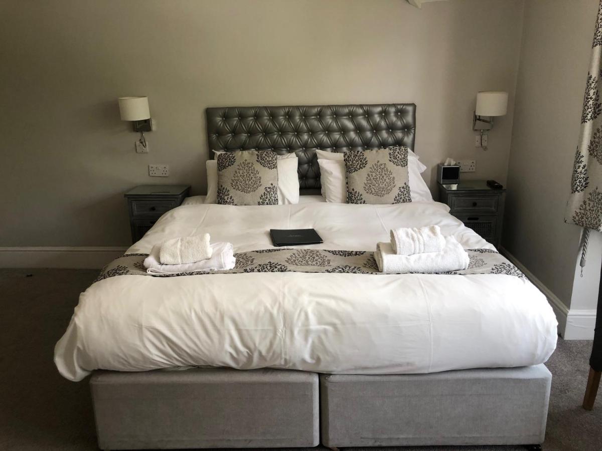 The Maple Manor Hotel Crawley  Esterno foto
