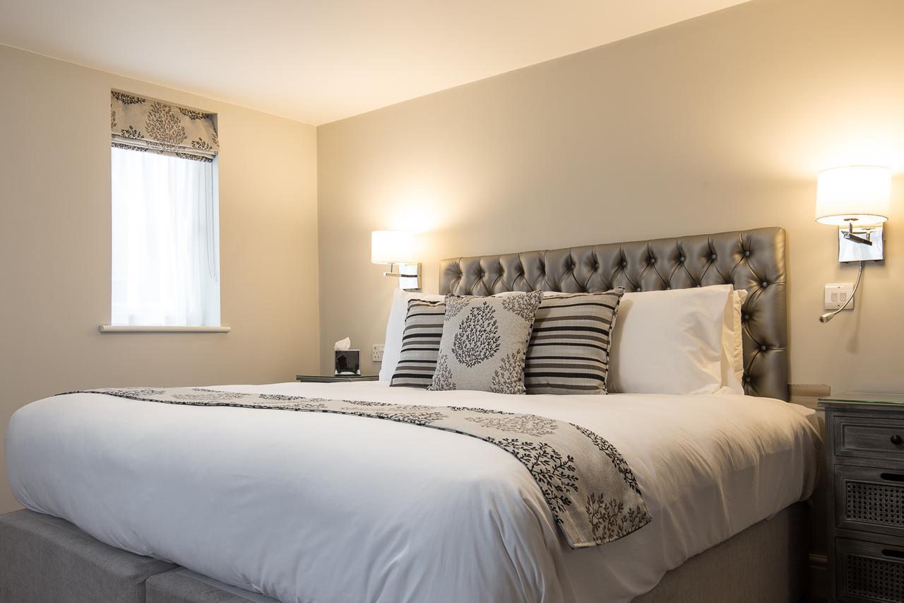 The Maple Manor Hotel Crawley  Esterno foto