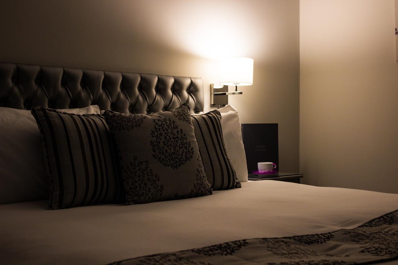 The Maple Manor Hotel Crawley  Esterno foto